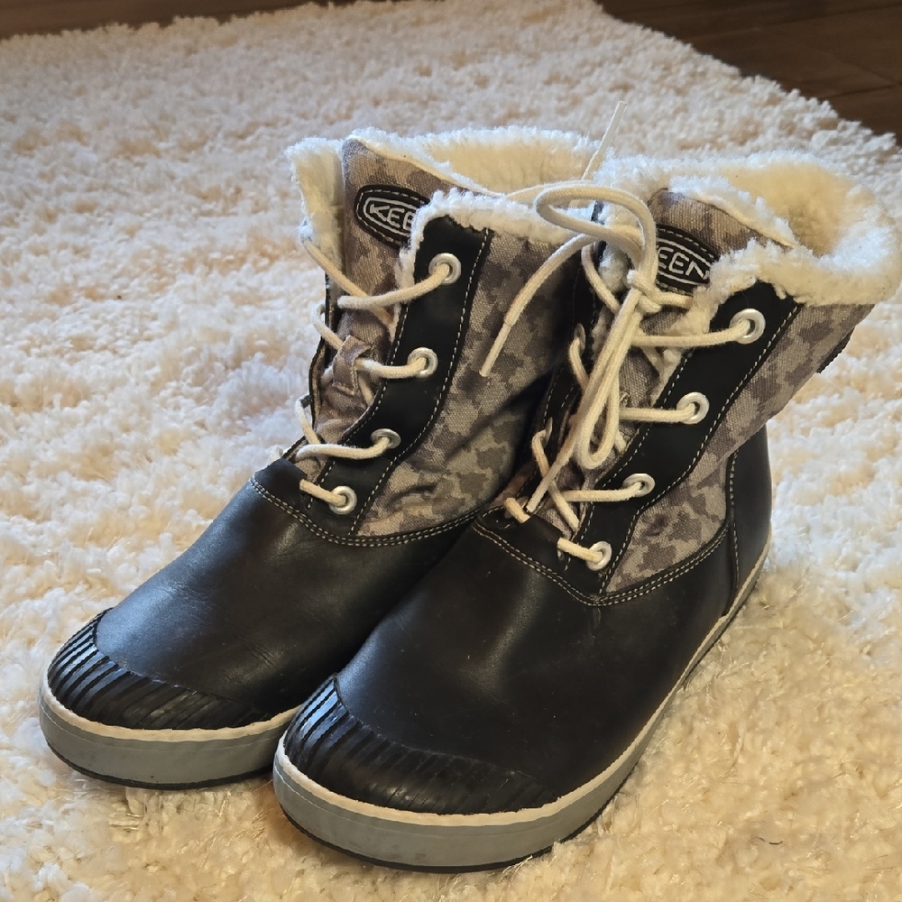 KEEN Womens Black and Gray waterproof Winter Boots size 7